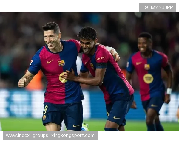 莱万凌空抽射挂网,诺坎普再度爆响掌声 莱万凌空抽射挂网,诺坎普再度爆响掌声