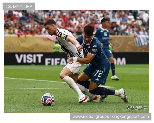 尤文中路直塞制造禁区混乱,补射建功——从战术现场到日常训练的启示 尤文中路直塞制造禁区混乱,补射建功——从战术现场到日常训练的启示