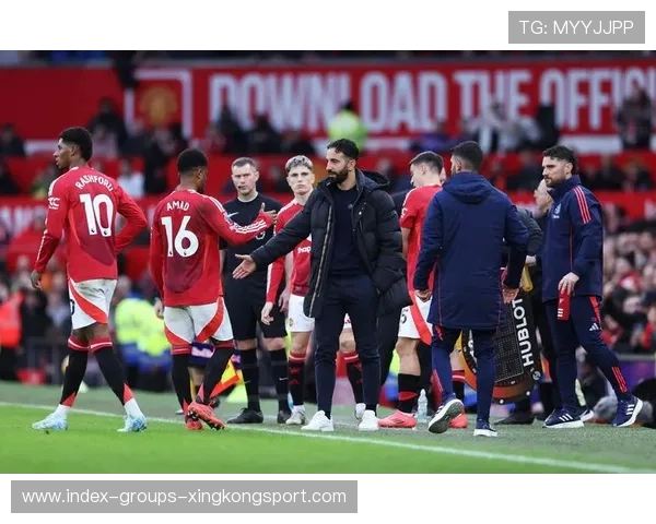 曼联防线阵型调整见效，久违零封回归