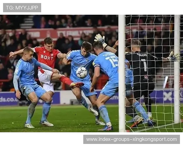 加的夫城顽强防守抵挡冲击